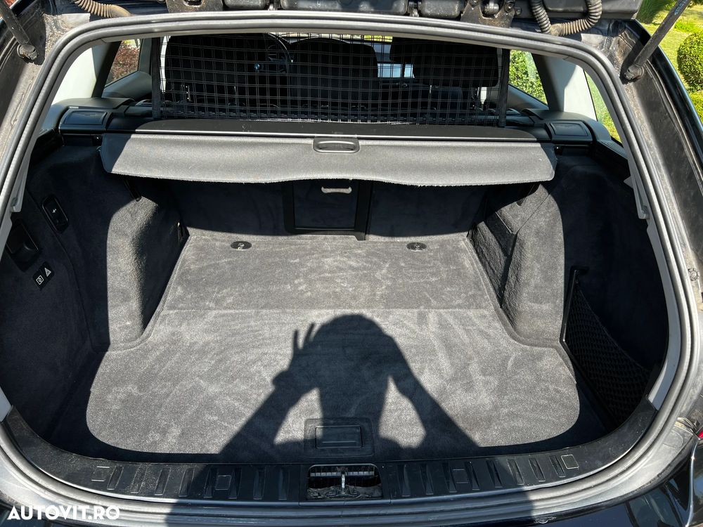 BMW Seria 3 318d DPF Touring - 34