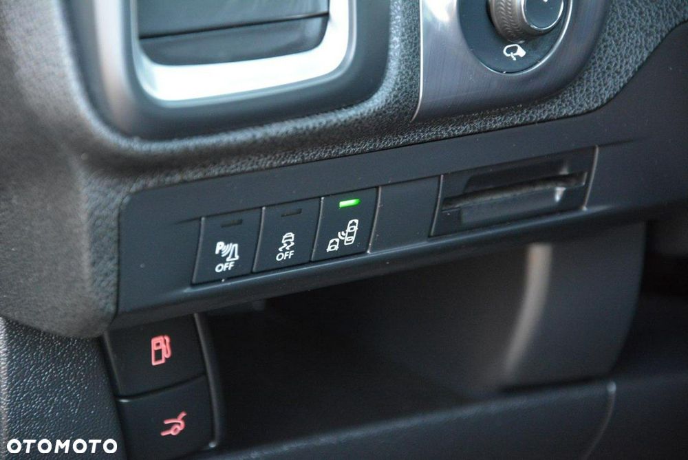 Citroën DS5 2.0 BlueHDi SoChic - 30