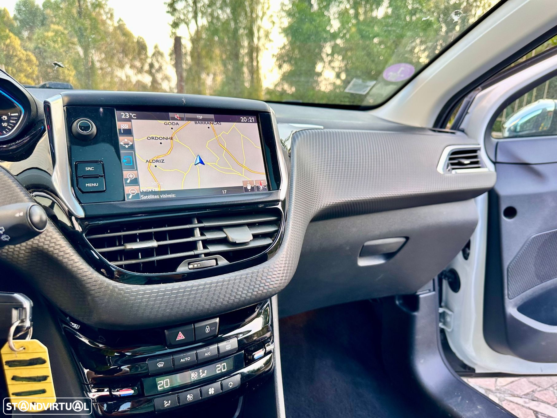 Peugeot 2008 1.2 PureTech Crossway - 20
