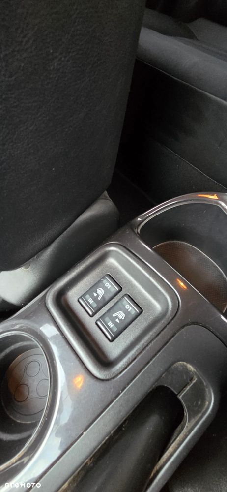 Nissan Juke 1.6 N-Connecta - 24