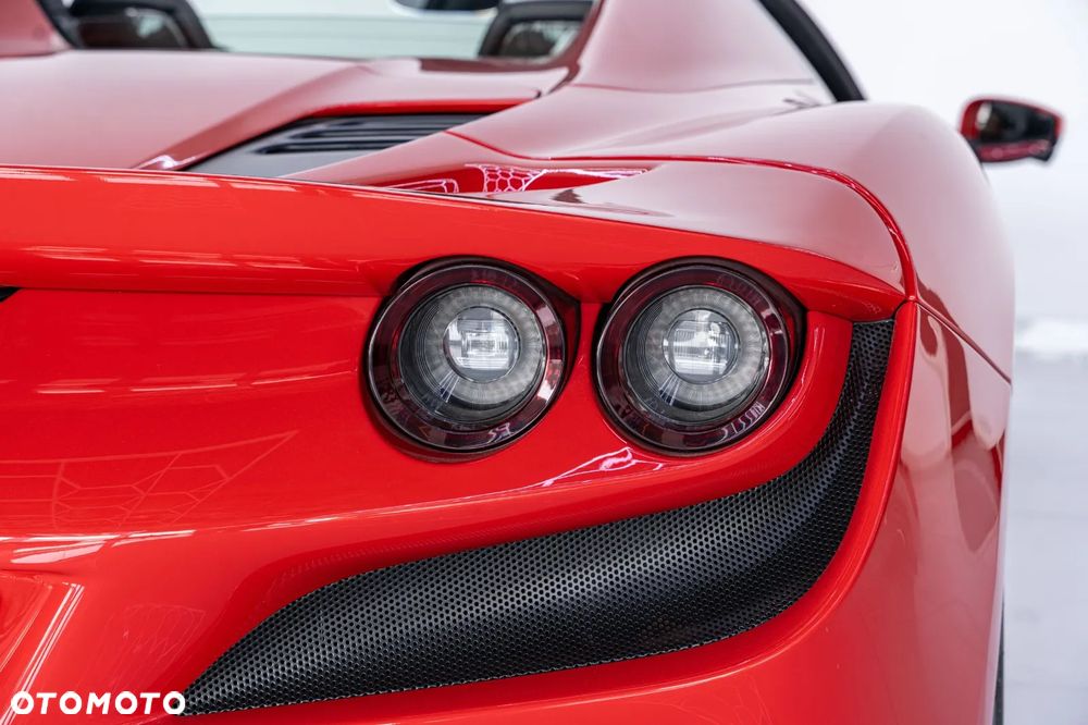 Ferrari F8 Spider 2022