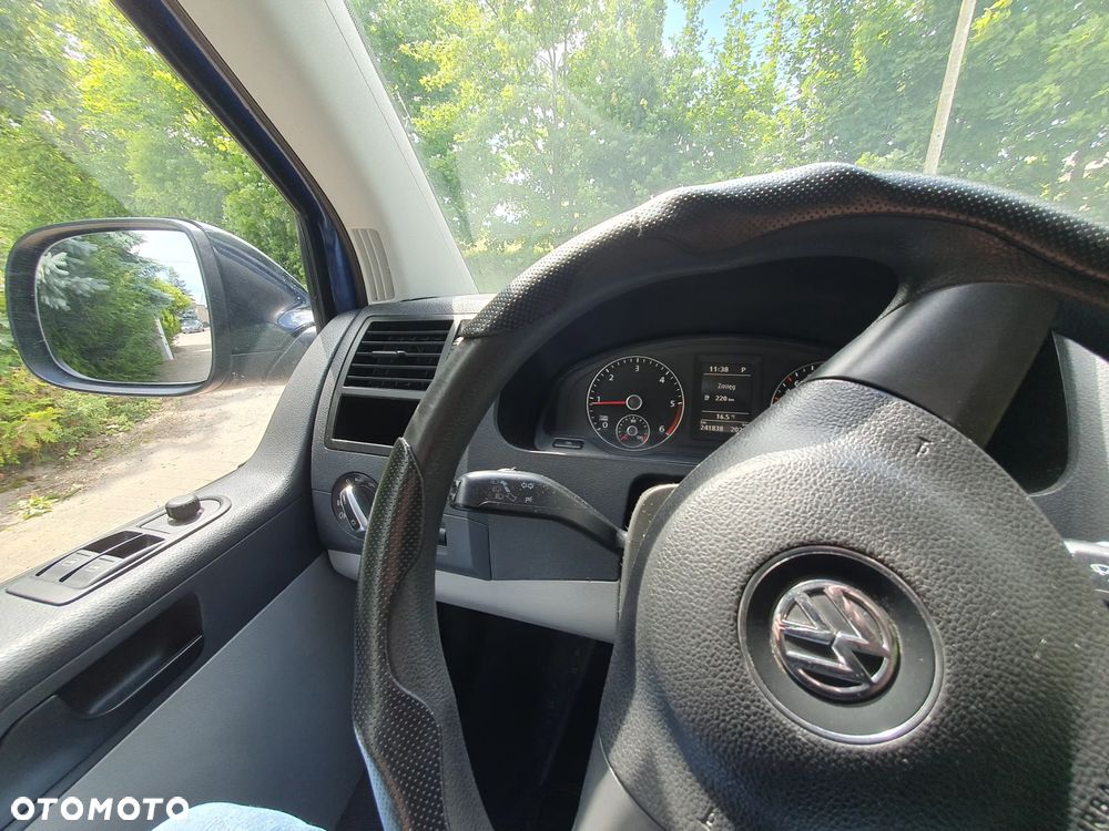 Volkswagen Caravelle - 17