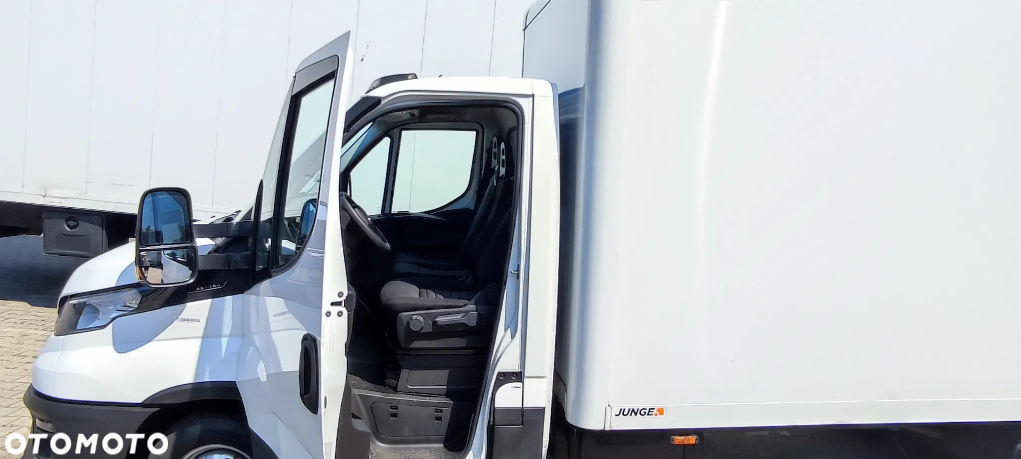 Iveco Daily * bliźniak *  KONTENER WINDA 35C16 bardzo ładny - 4