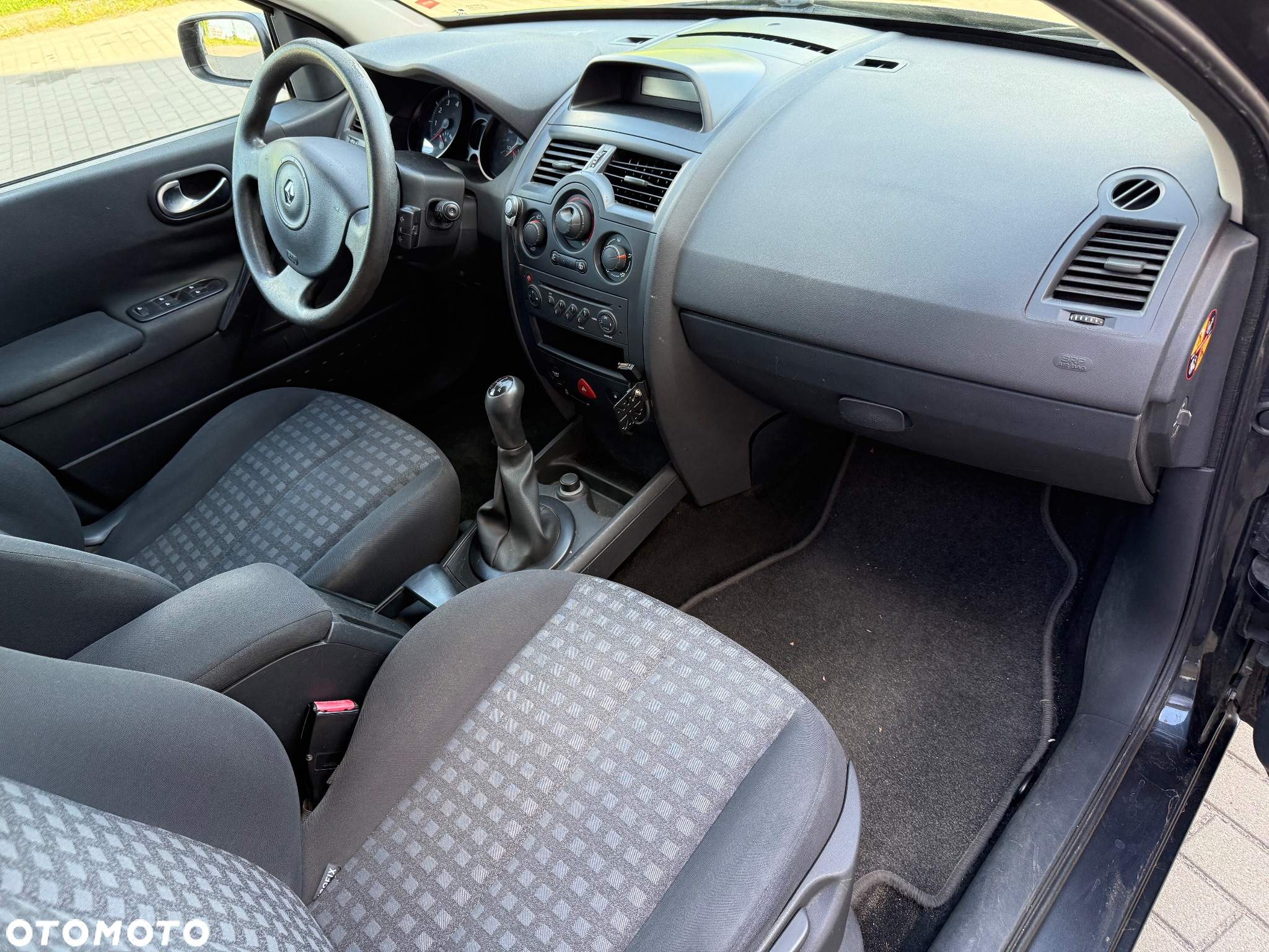 Renault Megane 1.6 16V 100 Authentique - 12