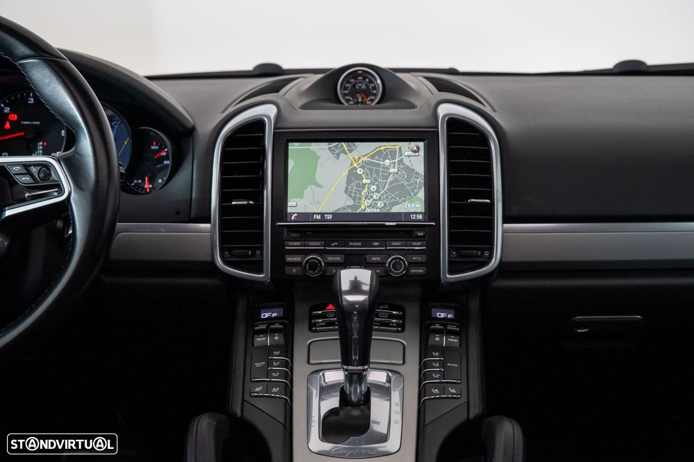 Porsche Cayenne Platinum Edition - 25