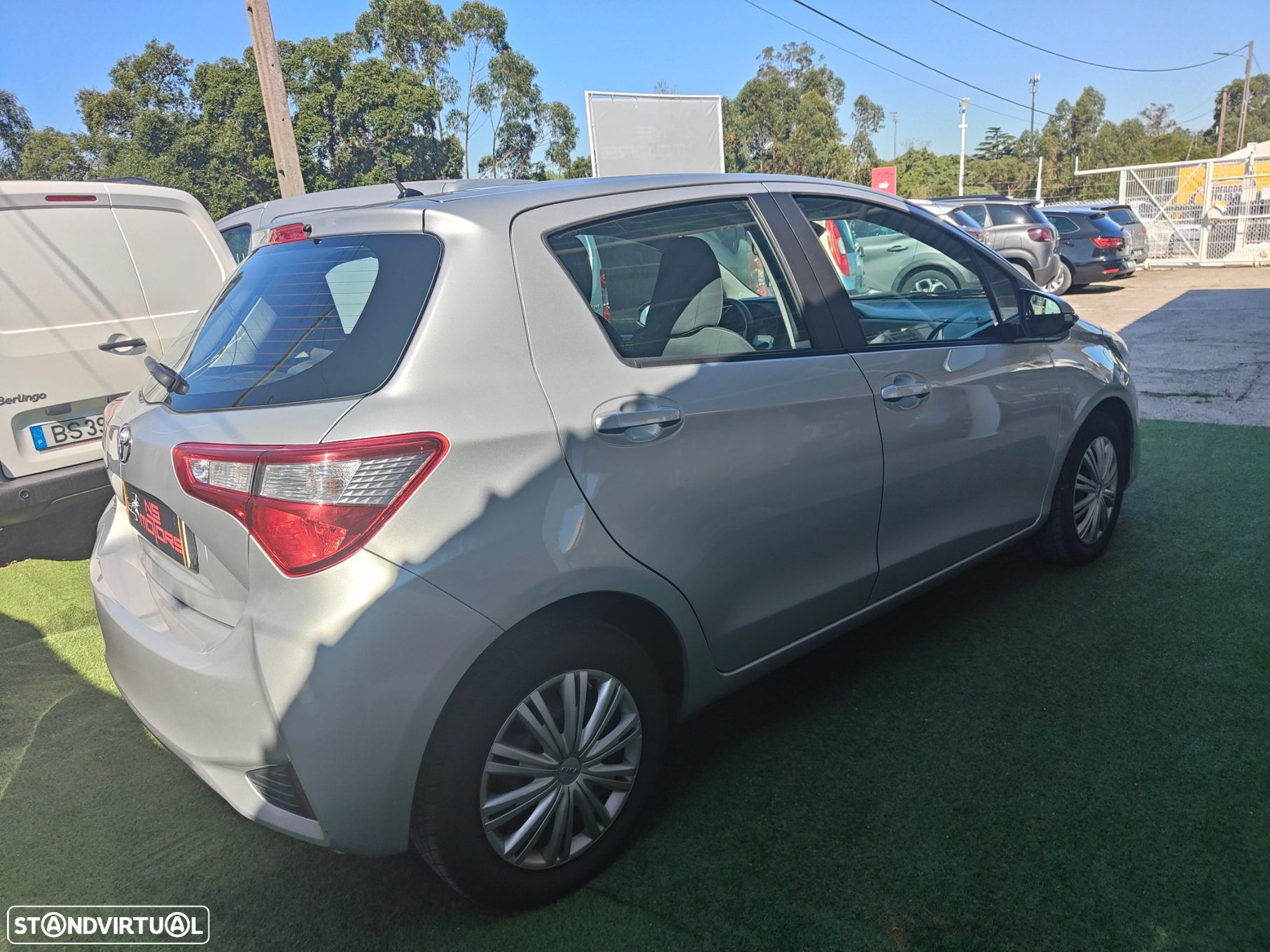 Toyota Yaris 1.0 VVT-i 20 Anos - 3