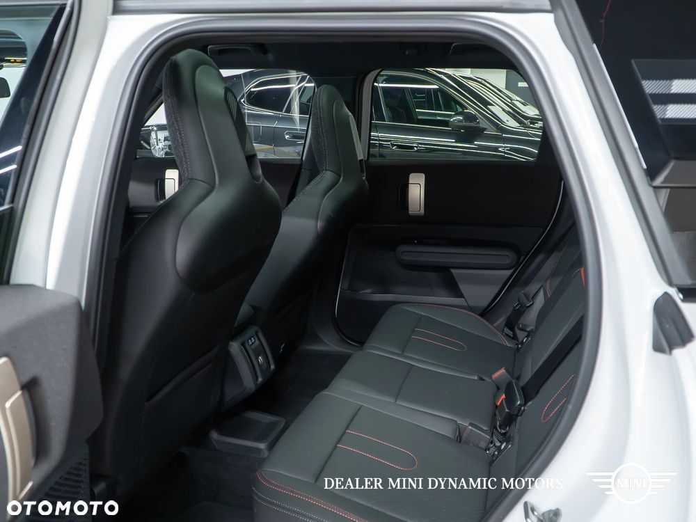 MINI Countryman S ALL4 John Cooper Works Trim - 23