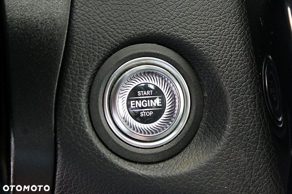 Mercedes-Benz GLC - 27