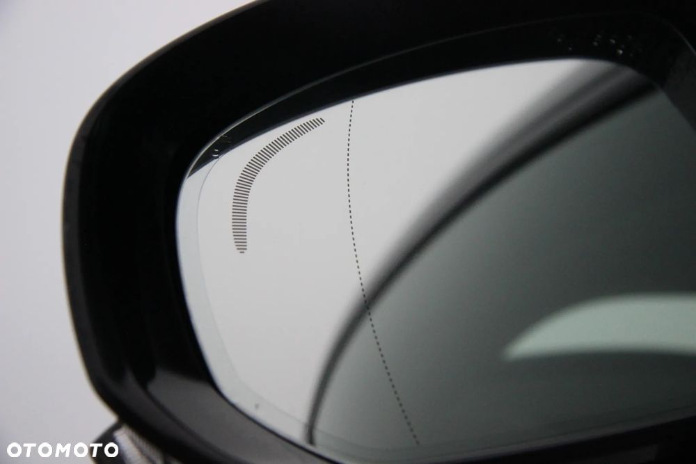 Volvo XC 60 B4 D Plus Dark - 27