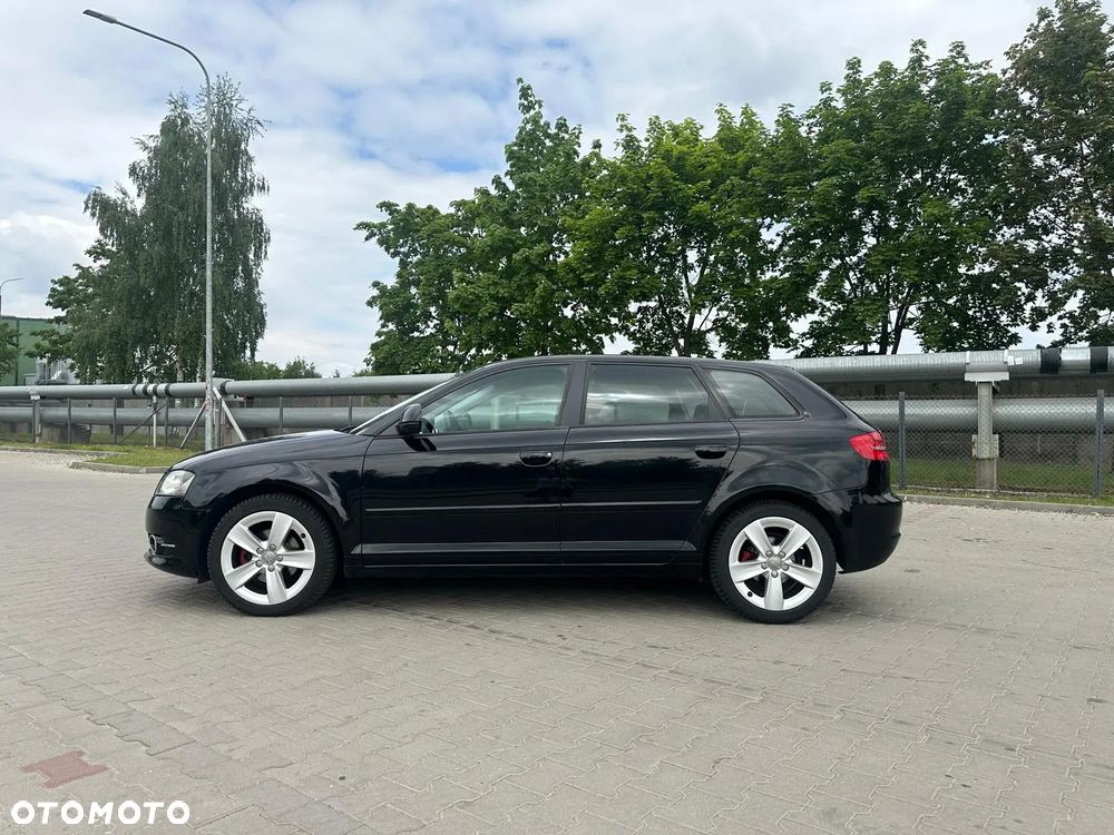 Audi A3 Sportback 1.6 TDI DPF Ambiente - 29