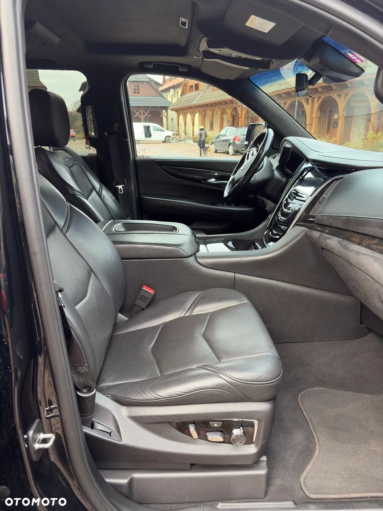 Cadillac Escalade - 10