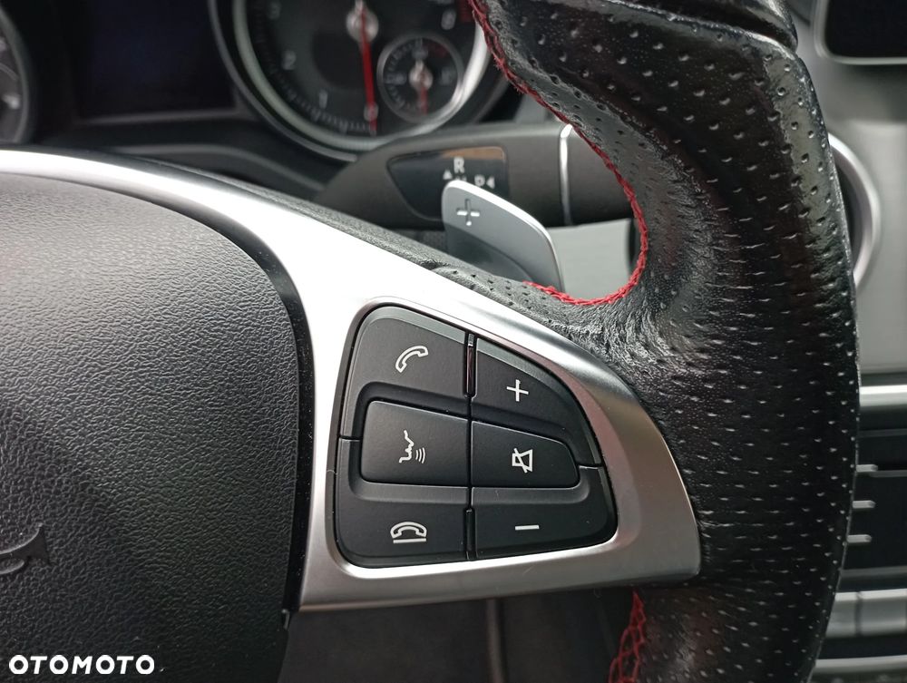 Mercedes-Benz GLA 220 4-Matic AMG Line - 18