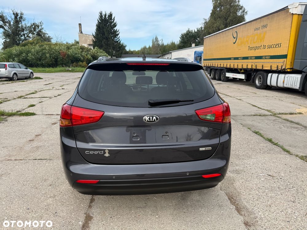 Kia Ceed - 16
