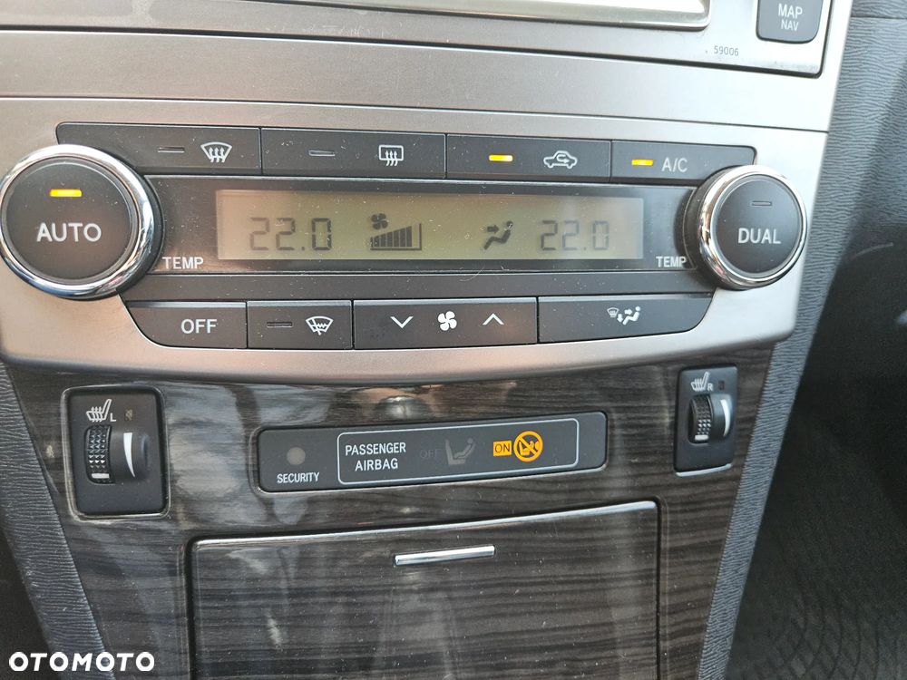 Toyota Avensis 2.0 D-4D Premium - 7