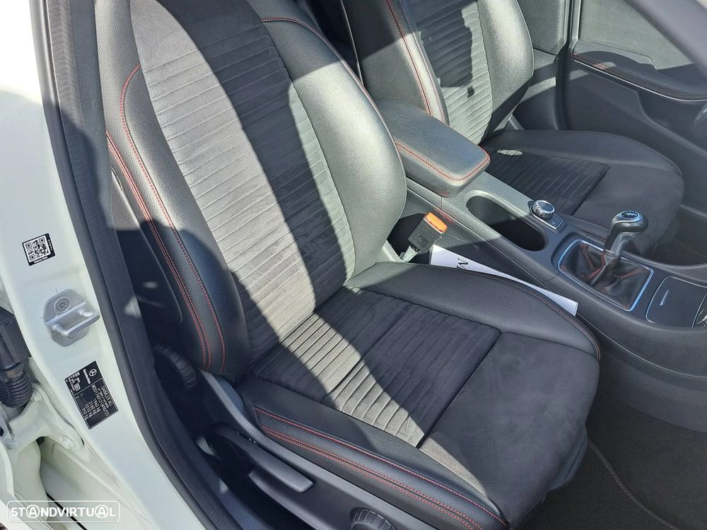 Mercedes-Benz A 180 d AMG Line - 21