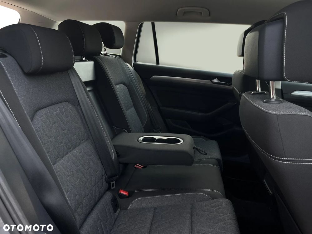 Volkswagen Passat 1.5 TSI EVO Business DSG - 33