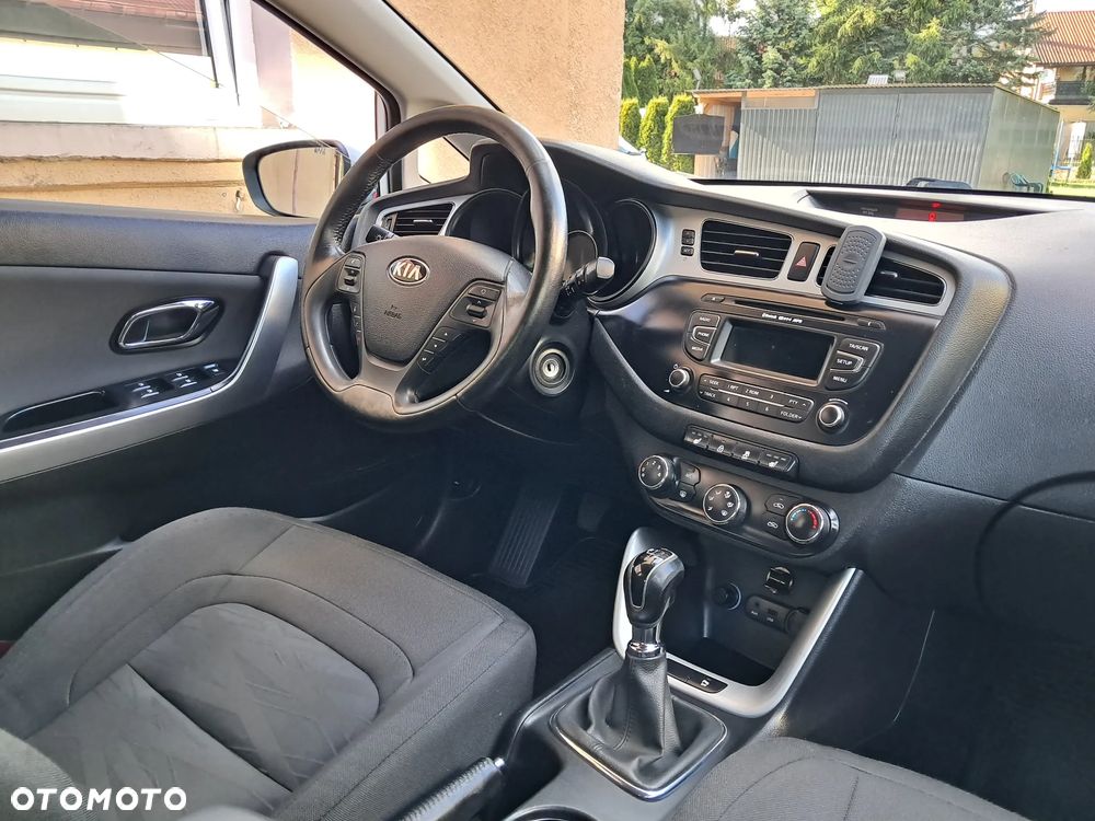 Kia Ceed - 8
