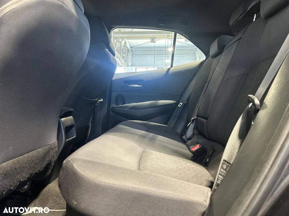 Toyota Corolla - 12