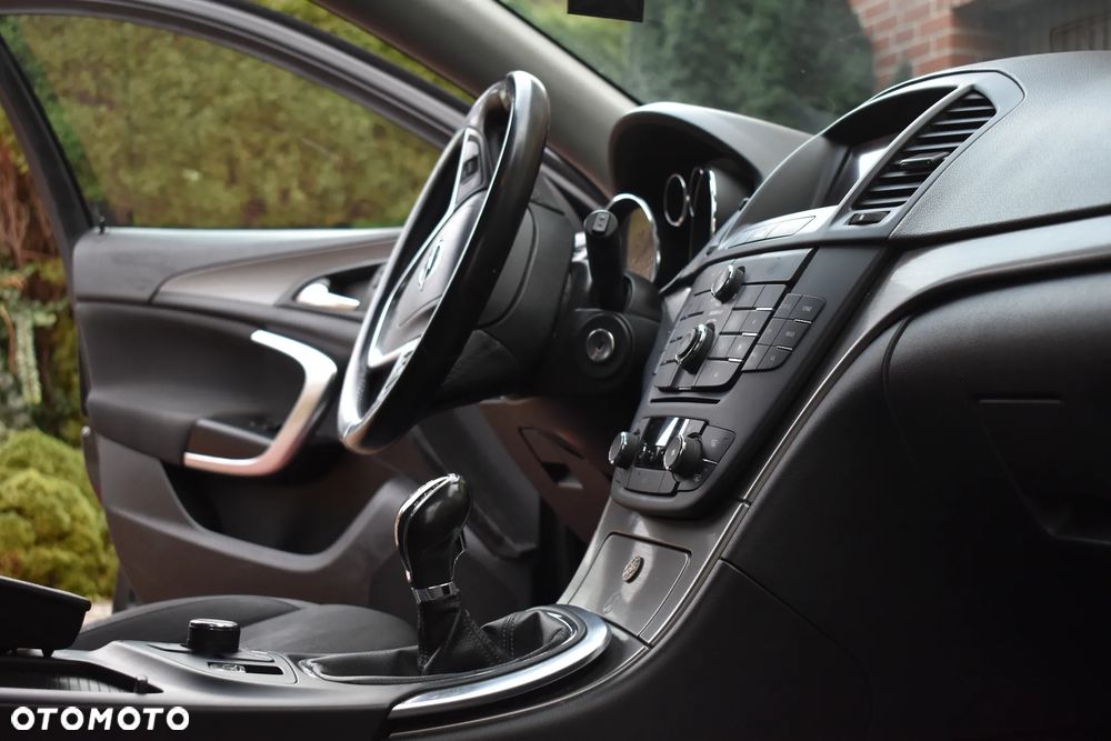 Opel Insignia 1.8 Sport - 9