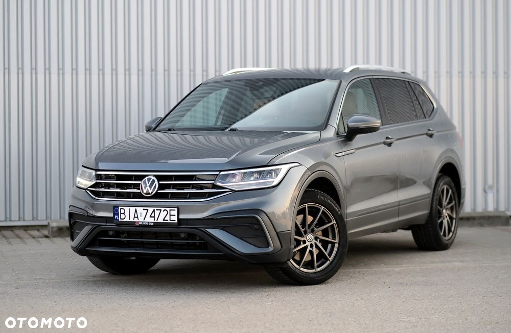 Volkswagen Tiguan - 1