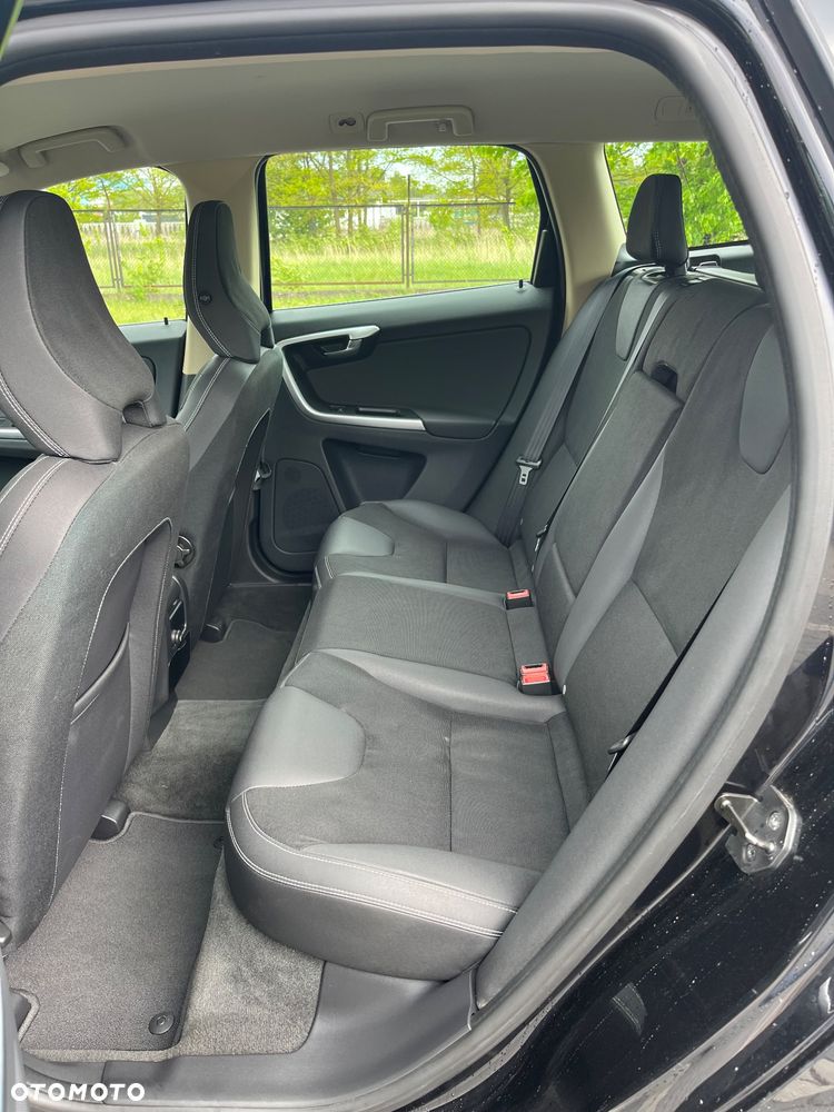 Volvo XC 60 D3 Momentum - 24