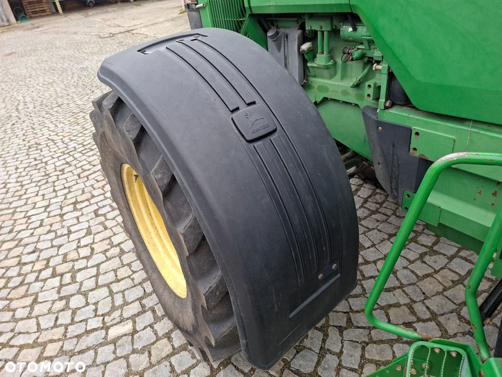 John Deere 8210 4X4 - 21