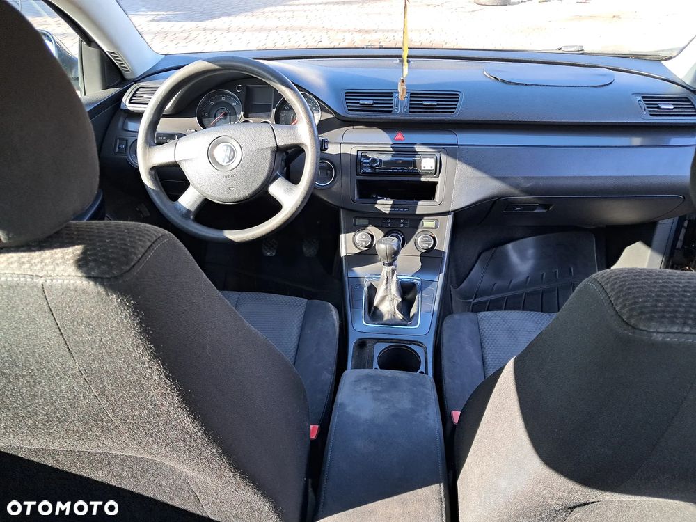 Volkswagen Passat - 14