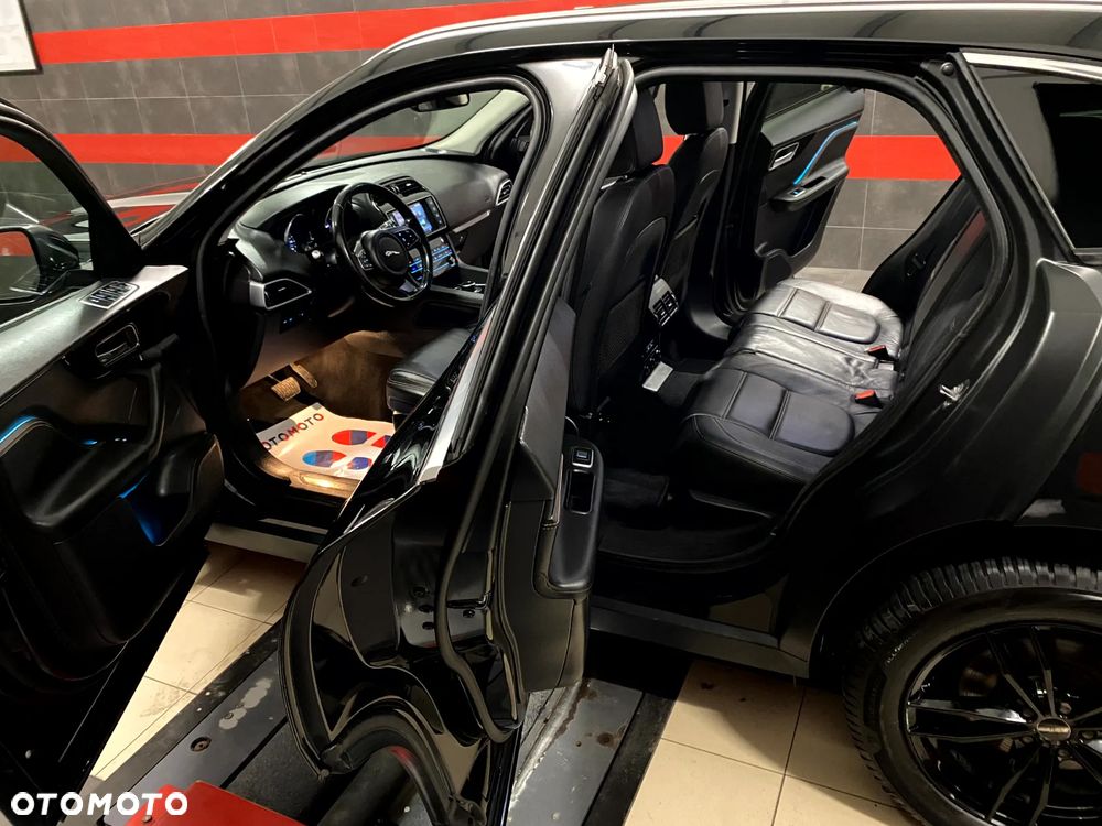 Jaguar F-Pace 20d Pure - 25