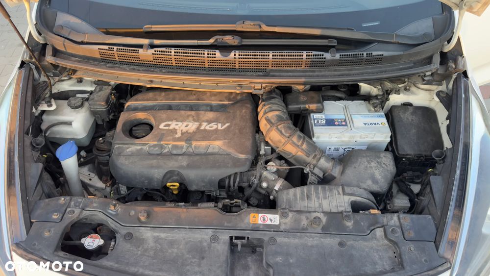 Kia Carens 1.7 CRDi XL 7os - 30