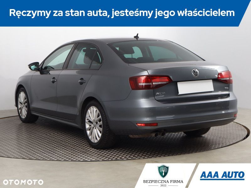 Volkswagen Jetta - 5