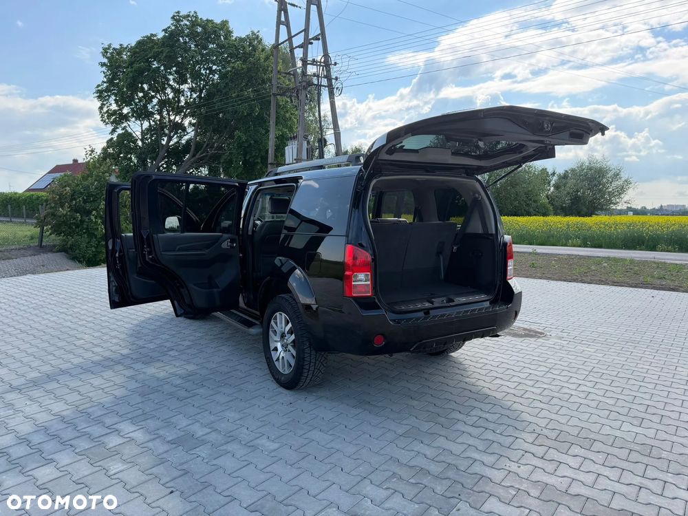 Nissan Pathfinder 2.5 D LE EU5 - 5