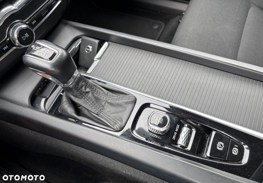 Volvo XC 60 - 30