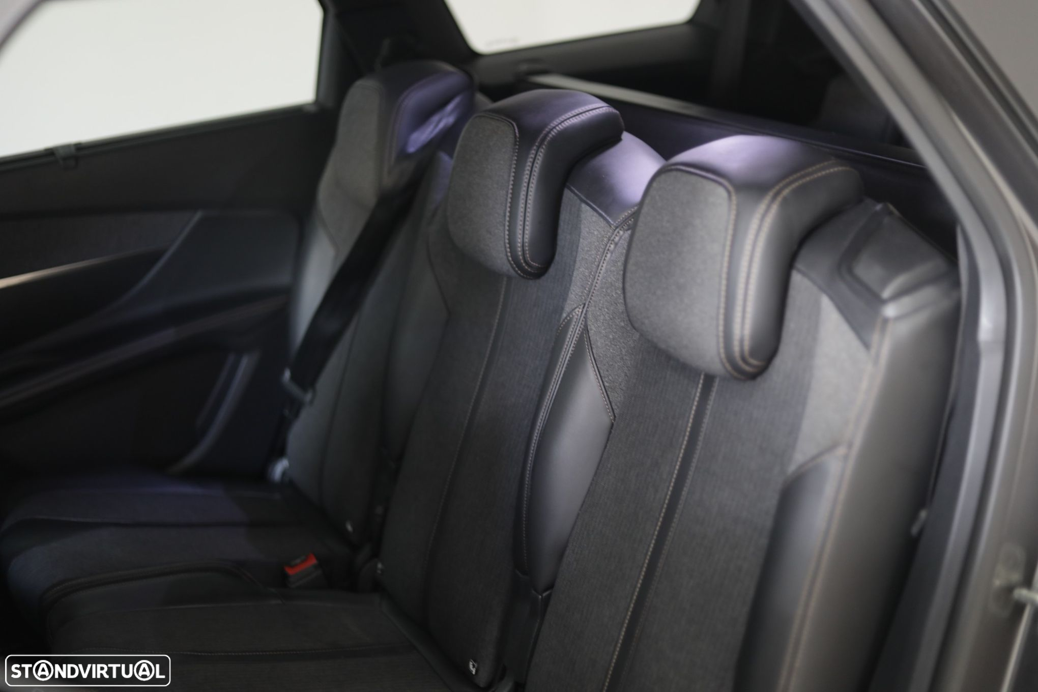 Peugeot 5008 1.5 BlueHDi GT Line EAT8 - 23