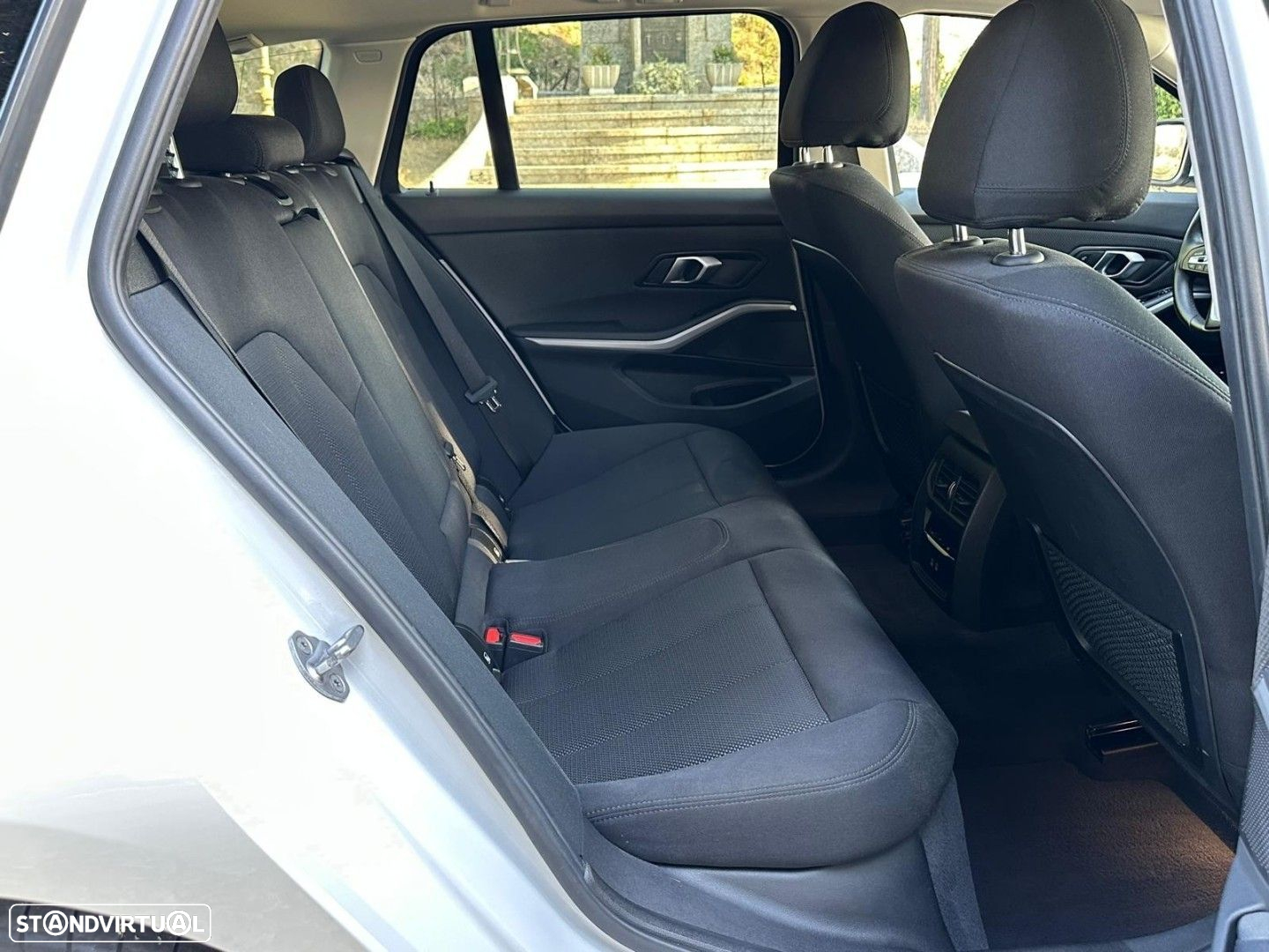 BMW 330 e Touring Corporate Edition Auto - 14