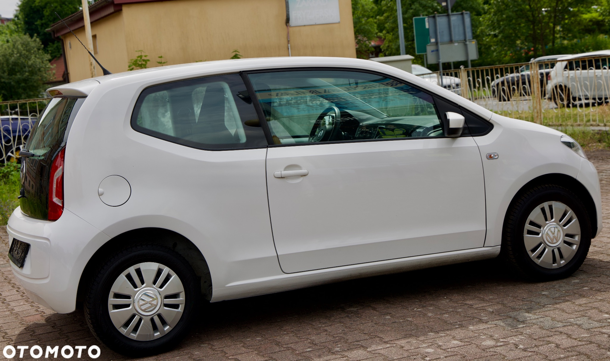 Volkswagen up! 1.0 beats - 15