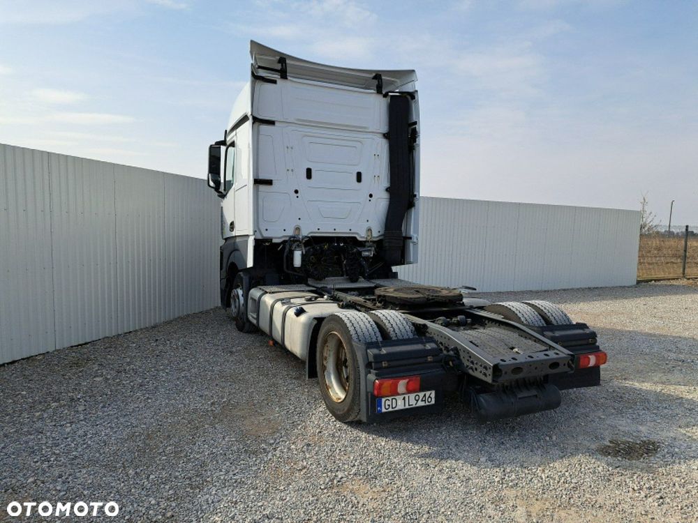 Mercedes-Benz Actros - 3