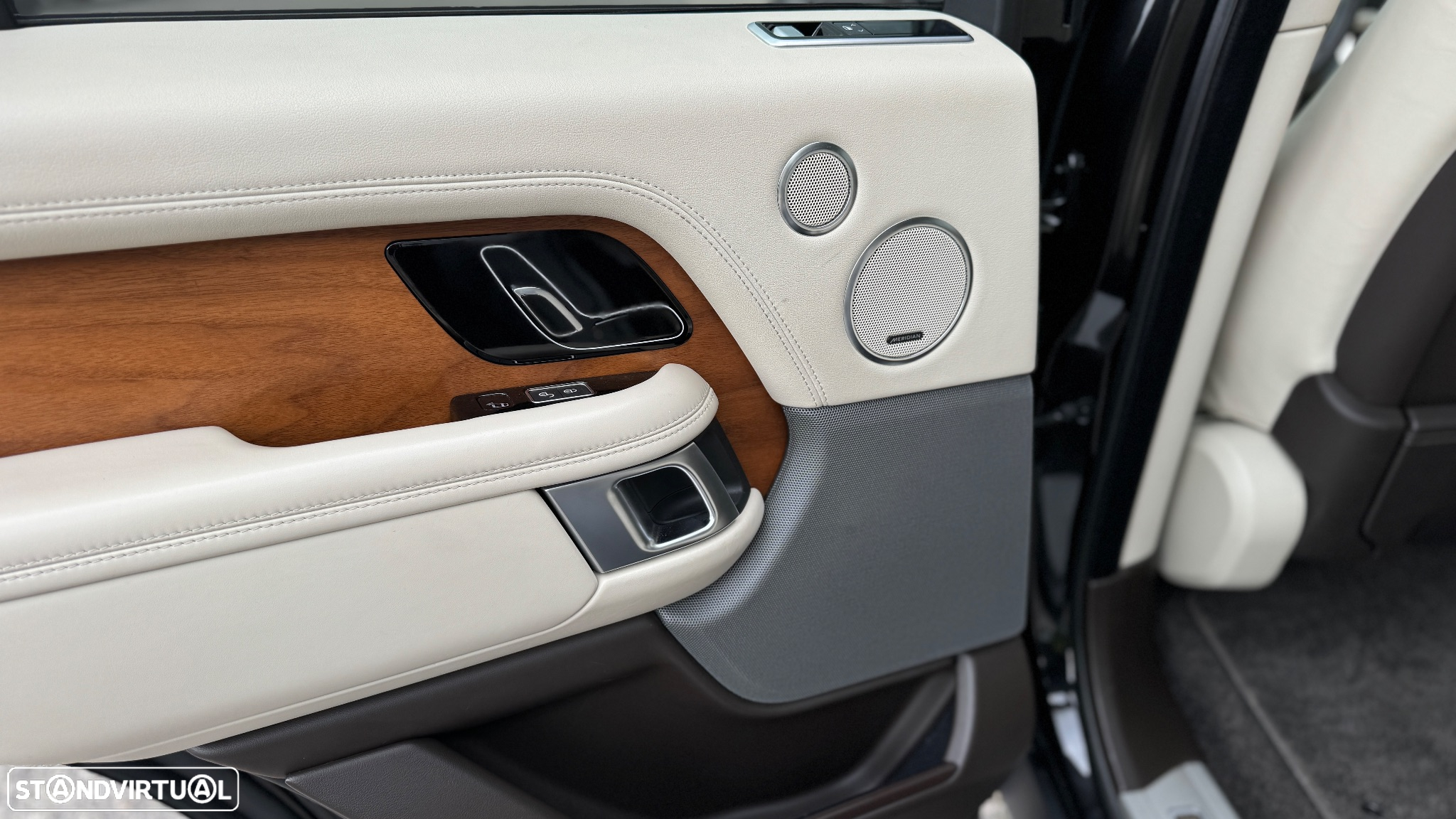 Land Rover Range Rover 2.0 Si4 PHEV Vogue - 32