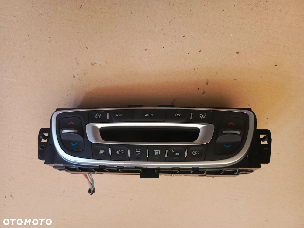 PANEL PRZEŁĄCZNIK SCENIC III 275109409R - 1