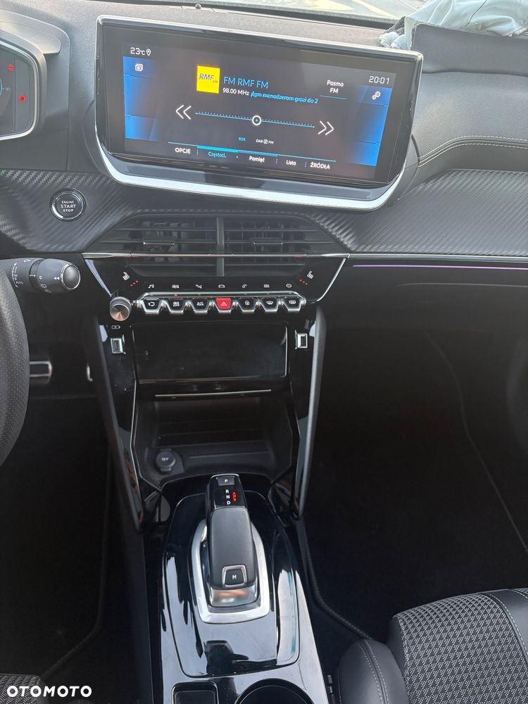 Peugeot 2008 PureTech 130 EAT8 GT - 20