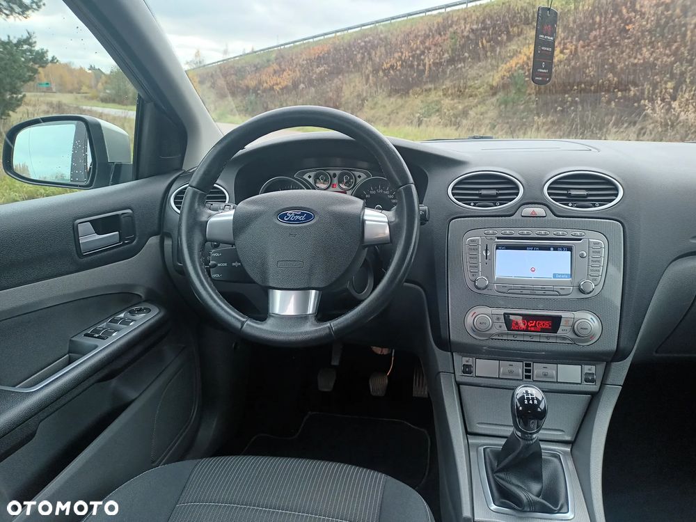 Ford Focus 1.6 16V Titanium - 19