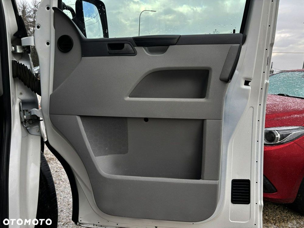 Volkswagen Transporter - 25