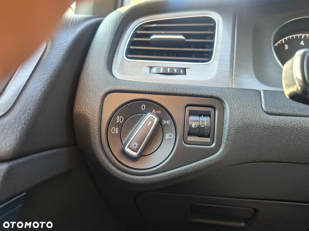 Volkswagen Golf 1.2 TSI BlueMotion Technology Comfortline - 32