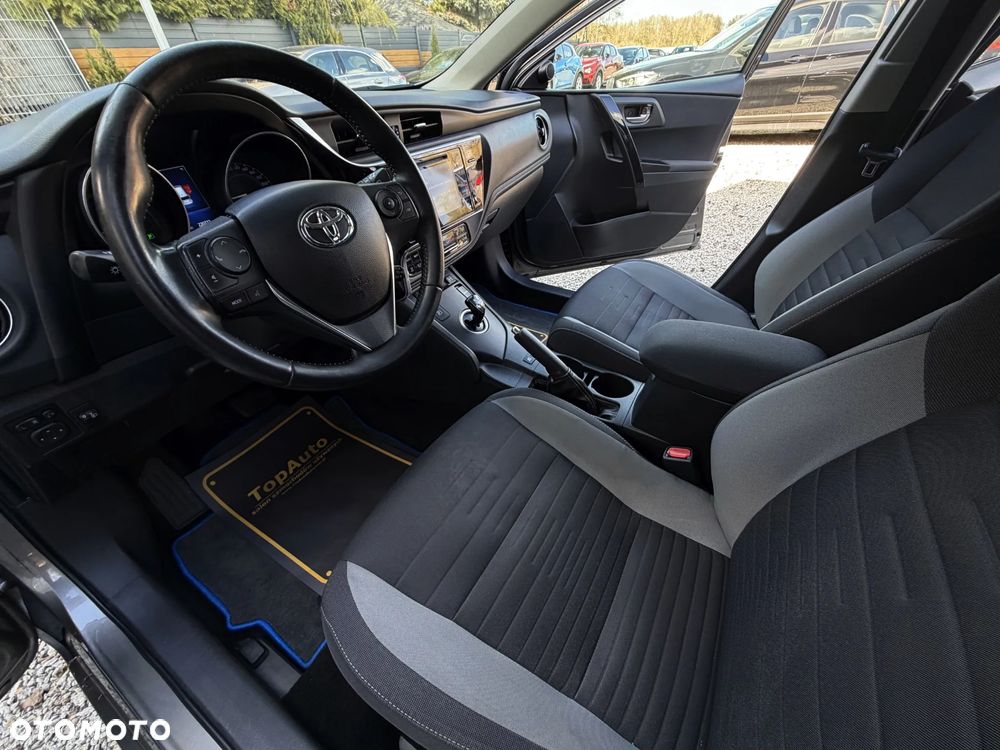 Toyota Auris 1.8 HSD Prestige - 19