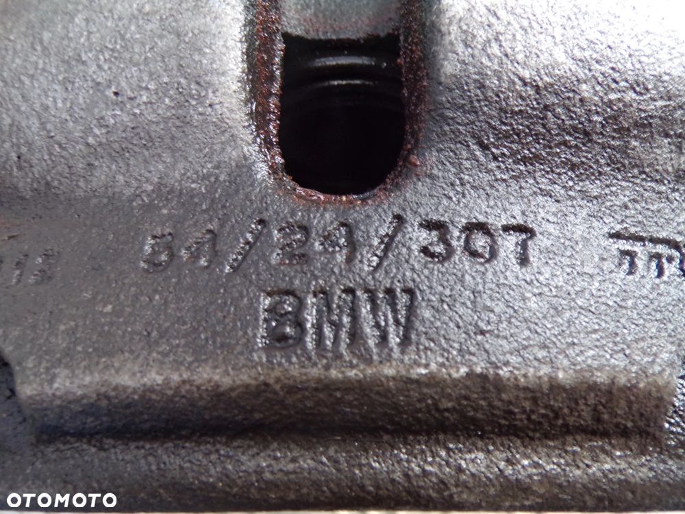 ZACISK PRAWY PRZÓD BMW F40 2.0 DIESEL 54/24/307 - 2