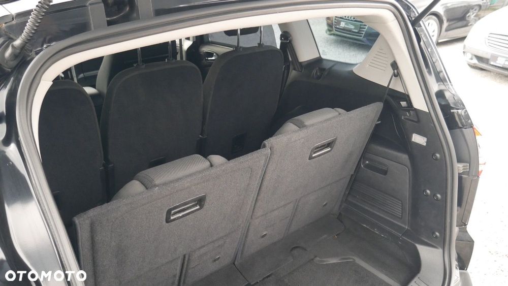 Ford S-Max - 16