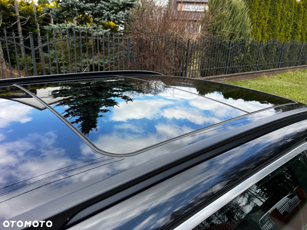 BMW Seria 5 525d xDrive Sport-Aut - 24