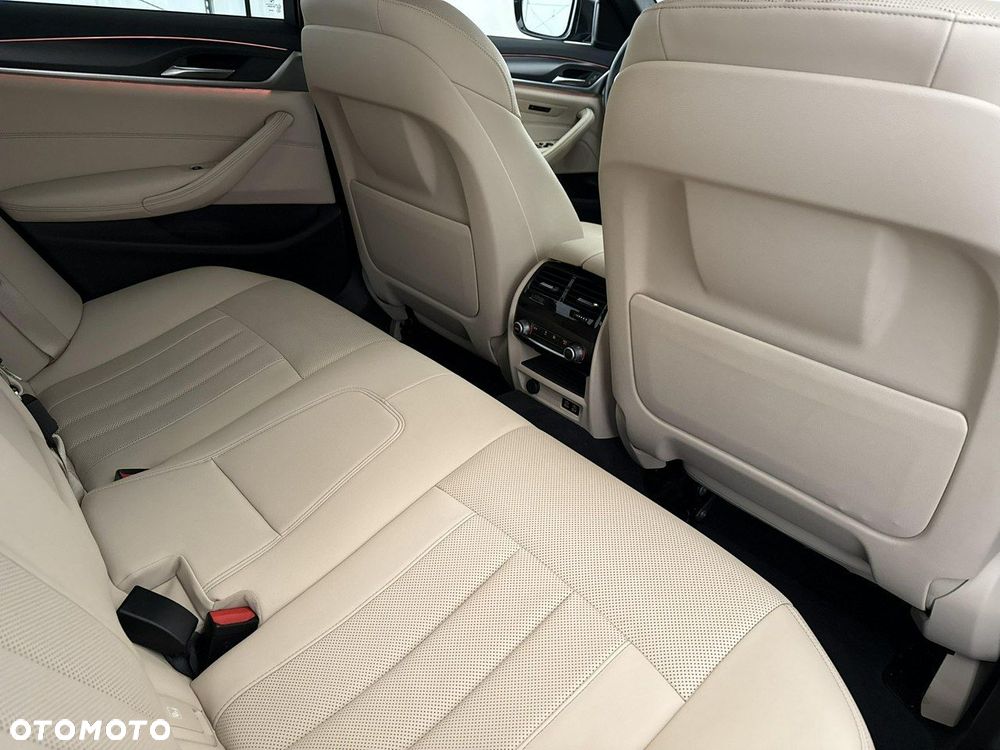 BMW Seria 5 - 24