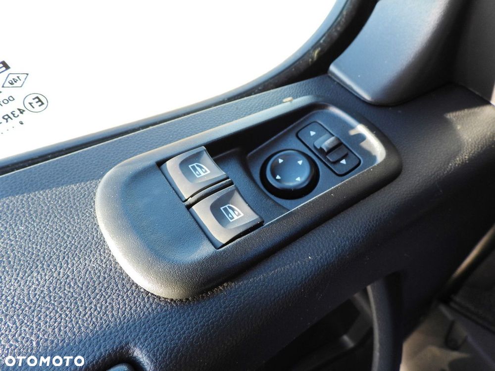 Renault MASTER KONTENER 8 PALET TEMPOMAT NAWIGACJA LEDY KLIMATYZACJA  145KM - 28