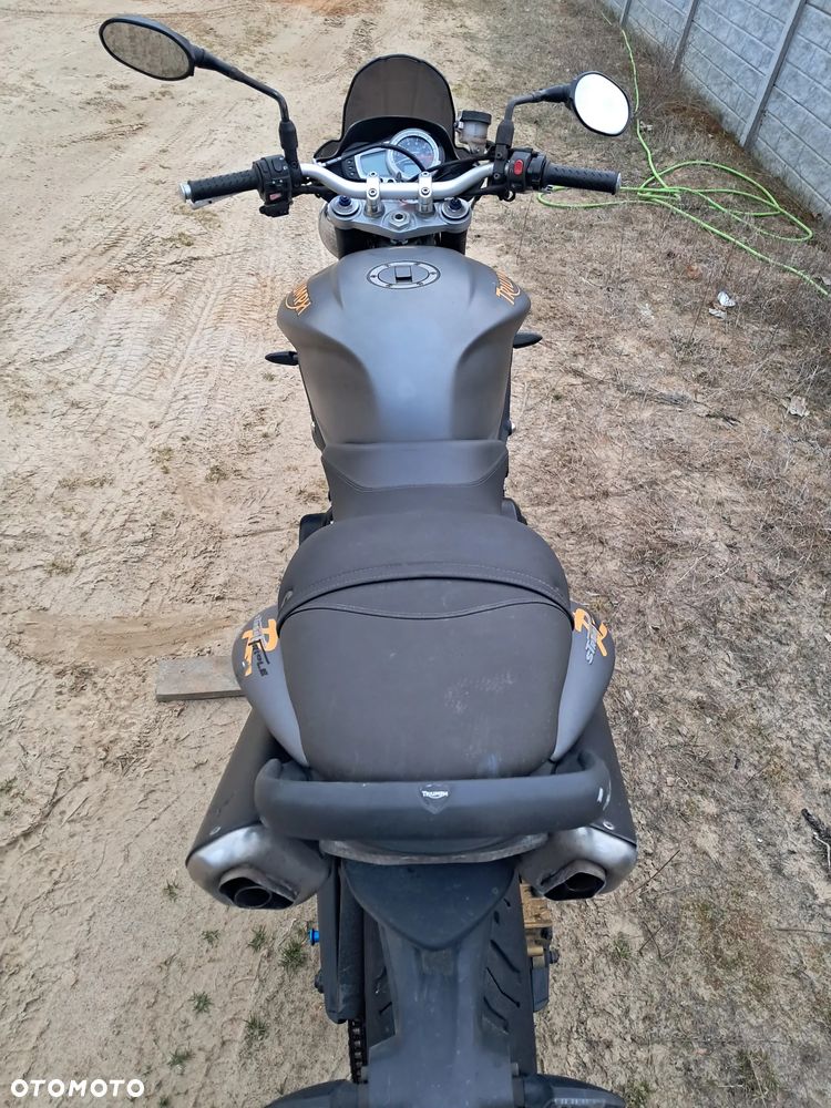 Triumph Street Triple - 4