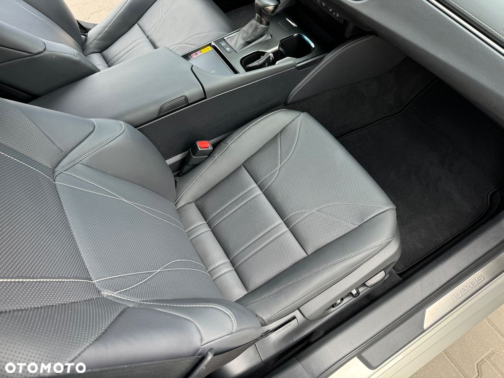 Lexus ES 300h Prestige - 32